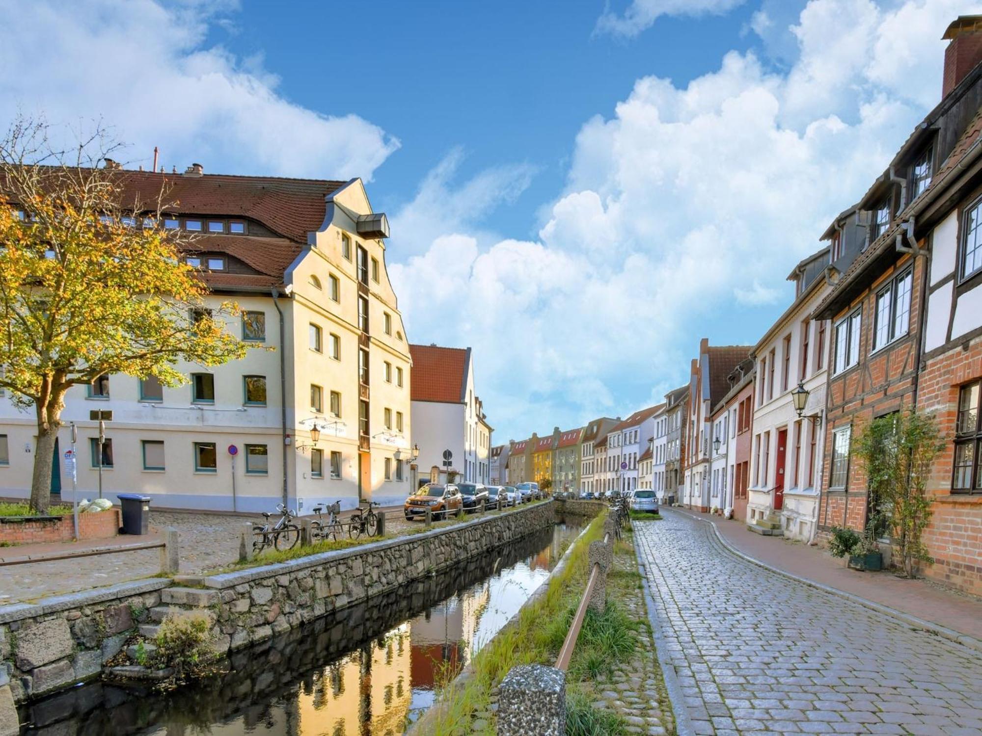 Modern Apartment In Wismar With Private Terrace Kültér fotó